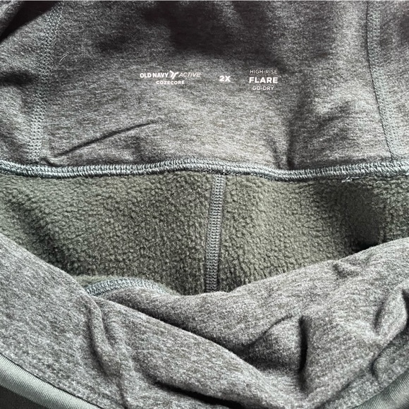 Old Navy 2X Active CozeCore High-Rise Flare Go-Dry Cozy Lined Zip Leg Pants - Picture 2 of 6